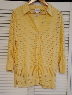 Alfred Dunner Two Piece Butter Yellow Top  Set, Size Medium
